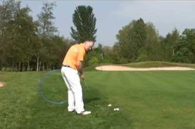 Why Your Chipping Stance Doesn’t Matter